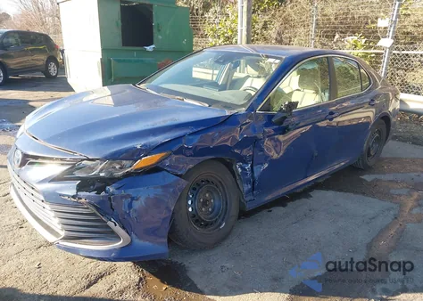 2024 Toyota Camry Hybrid Le z USA, uszkodzony, nr VIN 4T1C31AKXRU066423